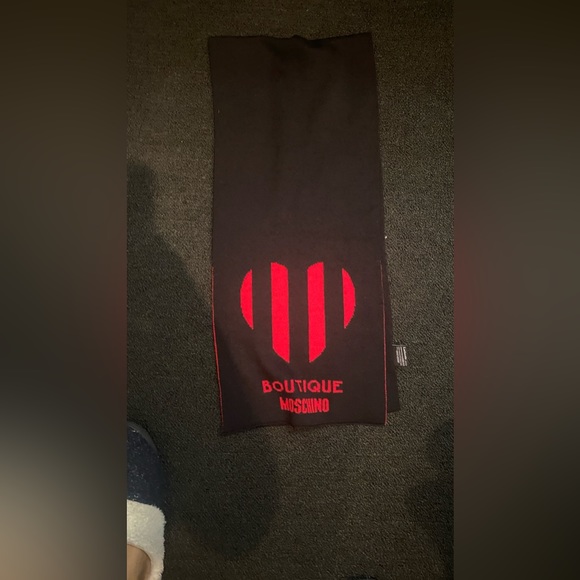 MOSCHINO BOUTIQUE SCARF - Picture 1 of 4